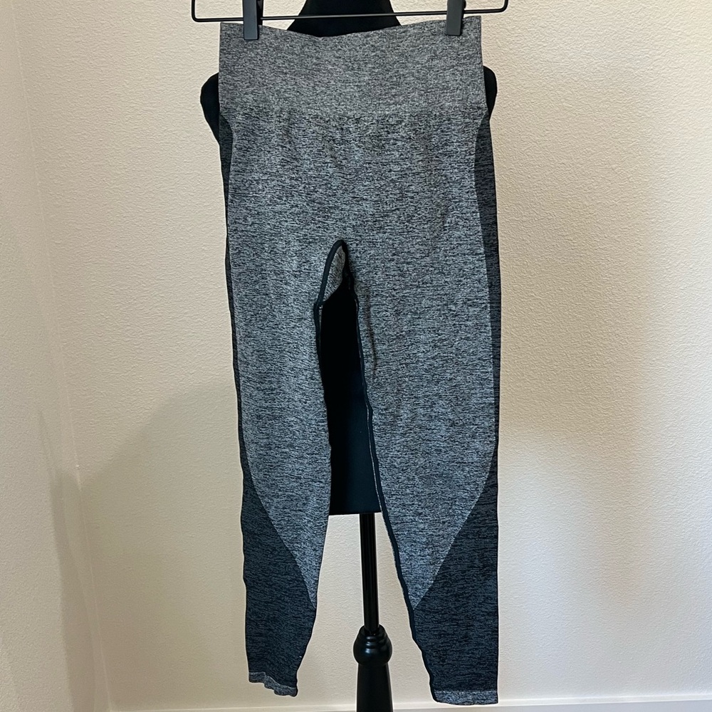 PINK Victoria's Secret Seamless Gray  Leggings size S